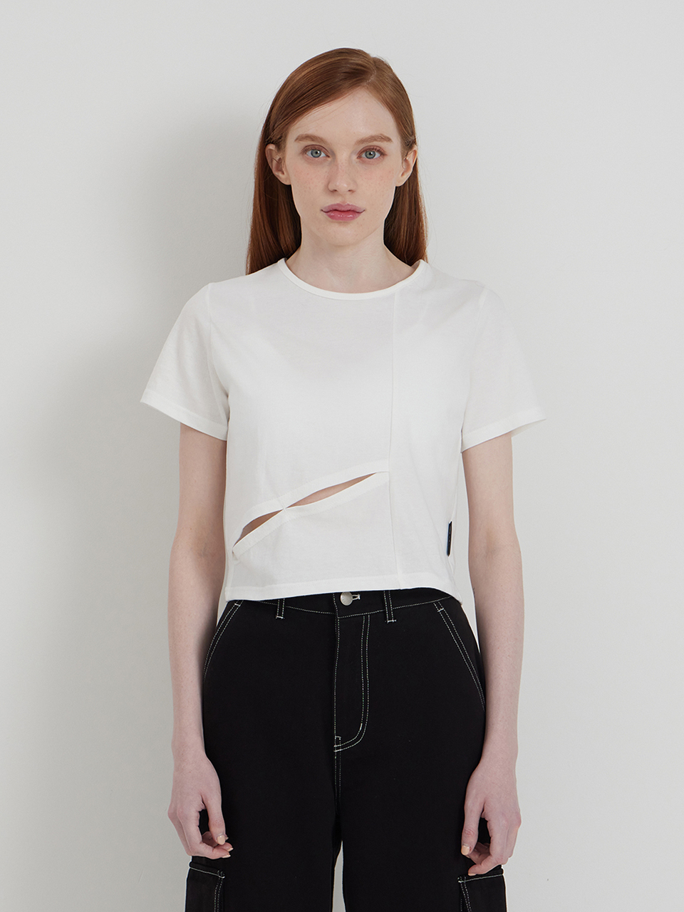 White slit modified short-sleeved T-shirt